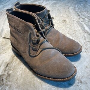 Worn twice Clarks Phenia Desert Boots Light Brown Suede Chukka